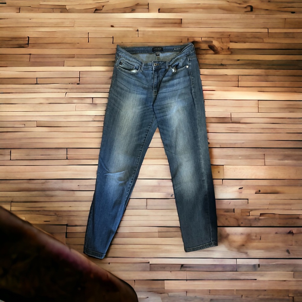 Judy Blue Size 13/31 relaxed fit/skinny jeans